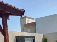 maison avec piscine près de la mer